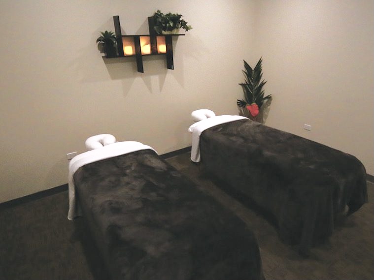 massage couple room